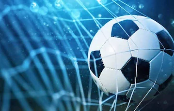 サッカーボールがゴールに入る スプリット